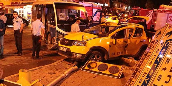 2 ilde meydana gelen kazada ölü ve yaralılar var