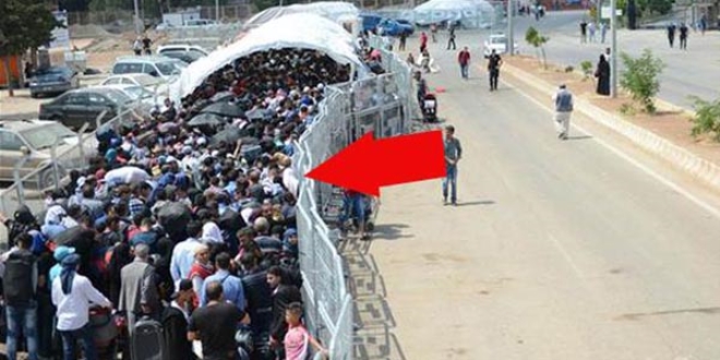 Suriyeliler kalıcı olarak ülkelerine dönüyor