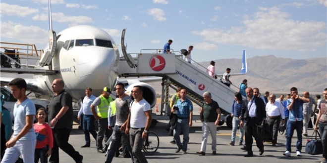 Muş-Ankara karşılıklı ek uçak seferleri başladı