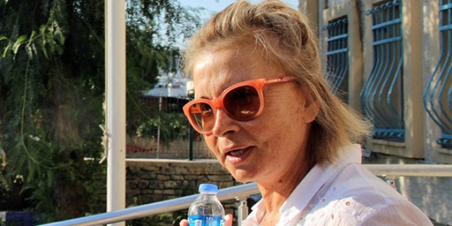 Nazlı Ilıcak: Benim kimliğim teokratik bir darbeye uyar mı?