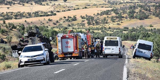 Polis aracıyla sivil araç çarpıştı: 5 ölü, 5 yaralı