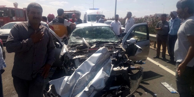 7 araç birbirine girdi: 2 ölü, 3 yaralı