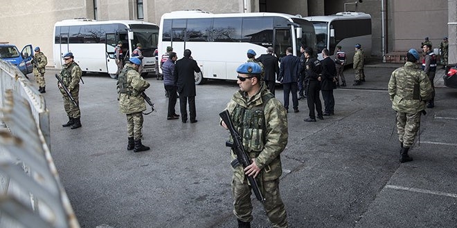 'İçeri girmek isteyen olursa vurun'