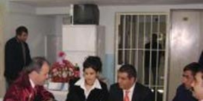 Cezaevi iftar�nda nikah s�rprizi