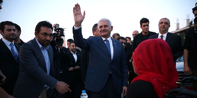 'FET� devletin b�t�n kurumlar�na kastetti'