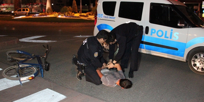 Fethiye'de polisin ikazına rağmen kaçan otomobildeki 3 şüpheli yakalandı