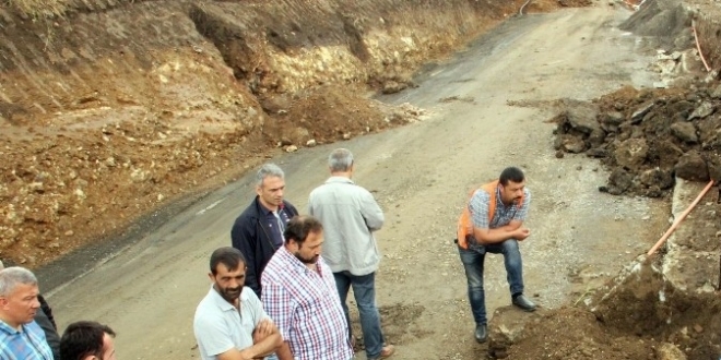 Yol çalışması sırasında tarihi mezarlar bulundu