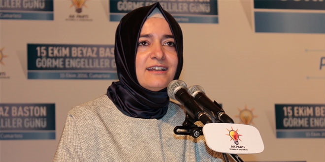 Bakan Kaya Darülaceze sakinleriyle iftar yaptı