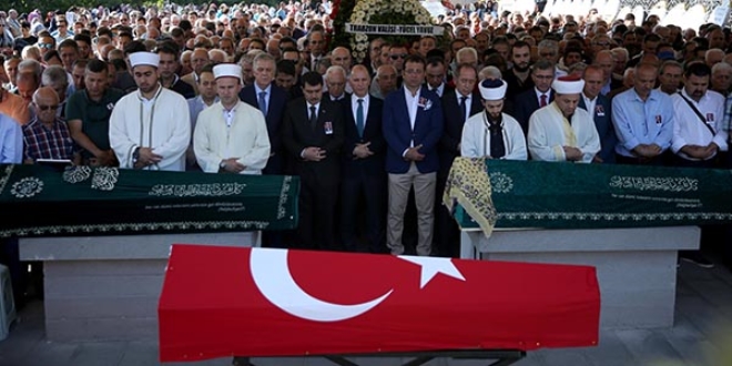 Eski TBMM Başkanı Karaduman'ın cenazesi toprağa verildi