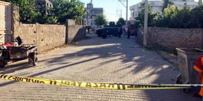 Baba ve kızını sokak ortasında infaz ettiler