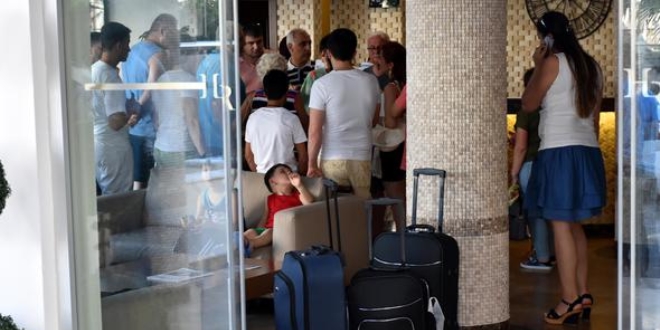 Tatilleri burunlarından geldi: 50 aile kapıda kaldı