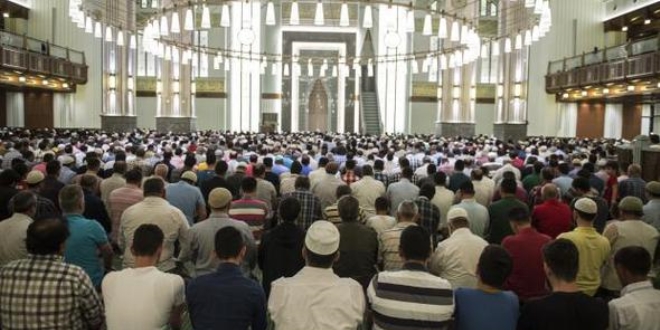 İstanbul'da son teravih namazı kılındı