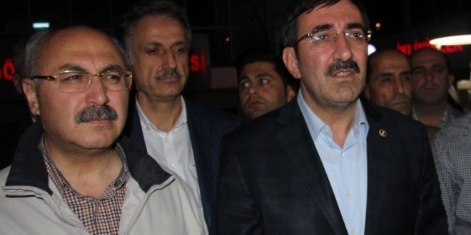 Yaralanan 3 askeri Cevdet Ylmaz ziyaret etti