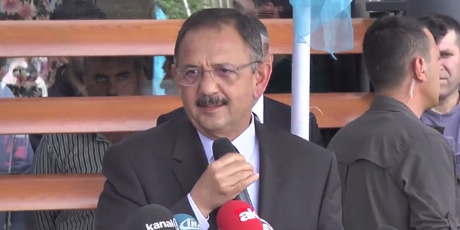 Siyasilerden bayram mesaları