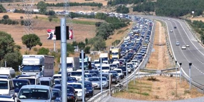 Krkkale'de bayram ncesi trafik younluu yaanyor