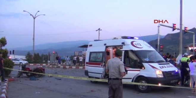 Manisa'da otomobil ile motosiklet çarpıştı: 2 ölü, 4 yaralı