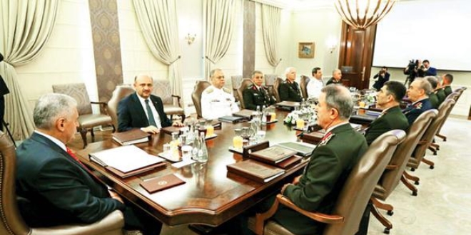 FETÖ mağduru subaylara terfi