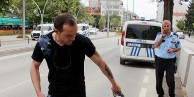 Pitbulla avukatn evini basan kii tutukland