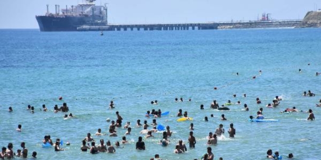 Kocaeli'de tatilciler sahillere akn etti