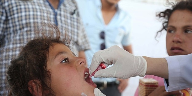 T�rkiye'ye s���nan Suriyeli �ocuk sa�l���na kavu�tu