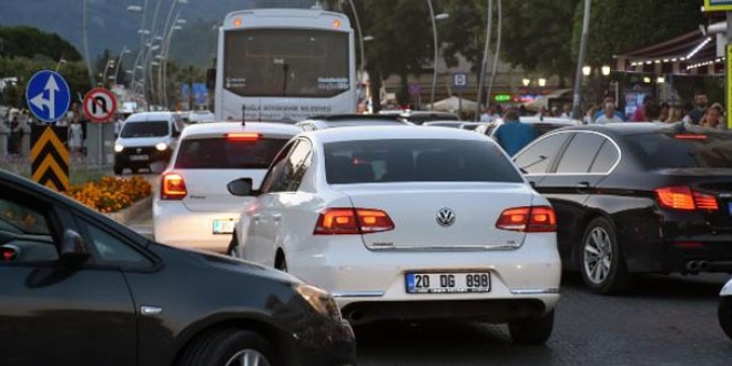 Ve tatilciler dönmeye başladı