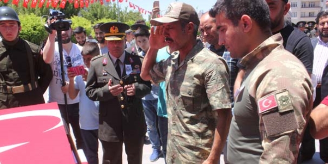 Karaman'da Şehit Oğuzhan Küçük'ü 10 bin kişi uğurladı