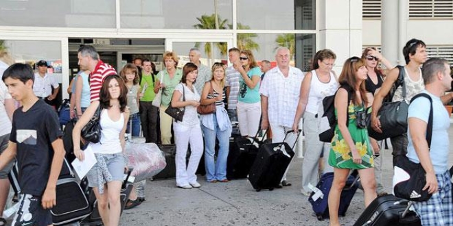 'Bu sezon Antalya'ya 2,5-3 milyon Rus turist gelir'