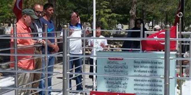 El Bab'a gitmeden önce Halisdemir'in kabrini ziyaret etti
