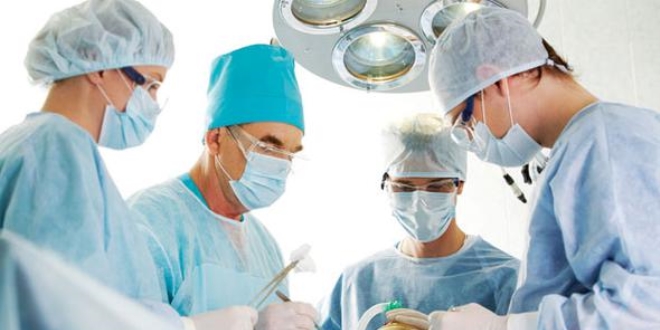 Doktorlar kalp cerrah olmaktan kayor