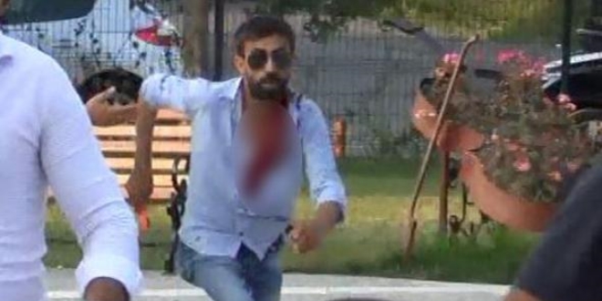 Çocuk parkında falçatalı dehşet!
