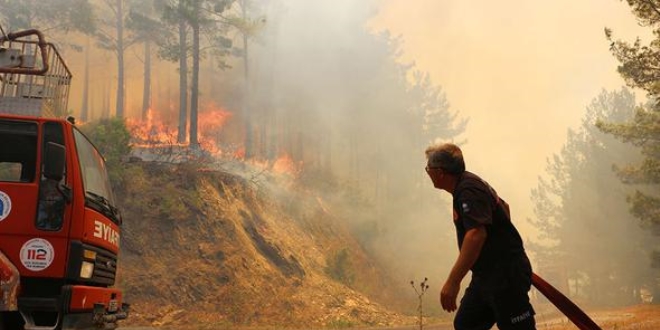 Alanya'da orman yangını! Kaçın talimatı