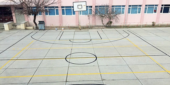 �zel okullar�n 'oyun bah�elerine' d�zenleme