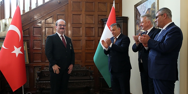 Macaristan, TİKA Başkanına liyakat nişanı verdi