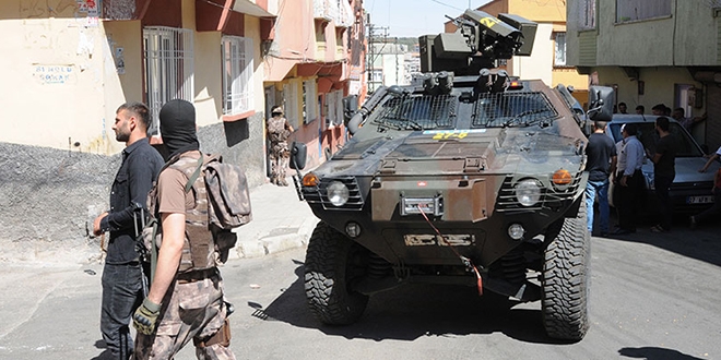 Bomba ihbarı polisi harekete geçirdi