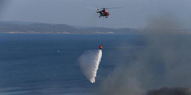 İzmir'de yangın söndürme helikopteri düştü