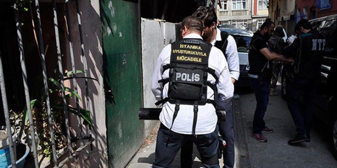 Uyuşturucu satıcılarına göz açtırılmadı