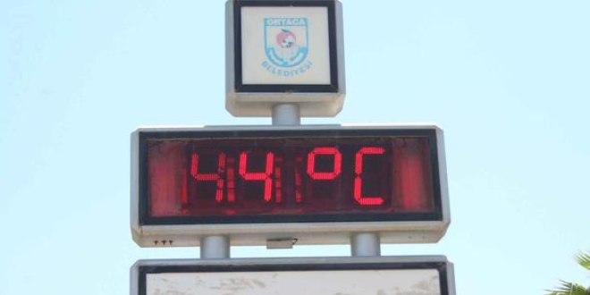 Antalya'da termometreler 44 dereceyi grd