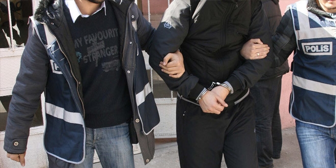 İstanbul'da terör operasyonu: 3 kişi gözaltına alındı