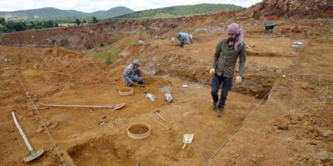 Scak su kenarnda yaam 'Neandertal' insann izi bulundu