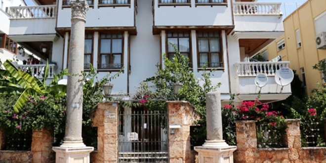 Tartışılan sütunlar müzeye taşındı