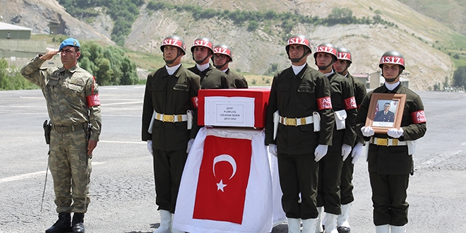 Şehit Uzman Çavuş Sezer, son yolculuğuna uğurlandı