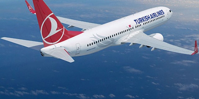 Kuş çarpan THY uçağı acil iniş yaptı