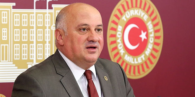 CHP milletvekili, yürüyüş sırasında rahatsızlandı
