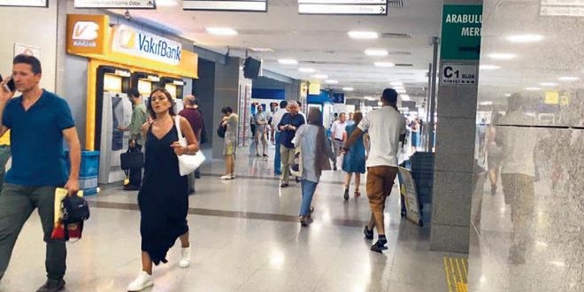 Adliyede personelinin maaşları ATM'den çekilmiş