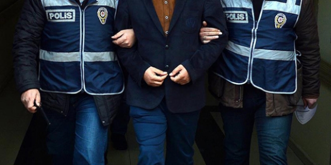 Aranan öğretmen, gaybubet evinde yakalandı