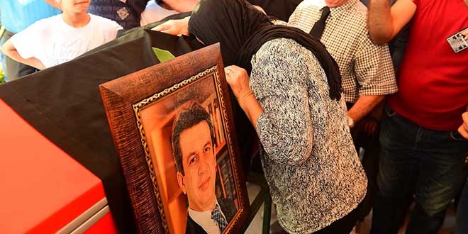 Bursa'da saldırıda ölen avukat toprağa verildi
