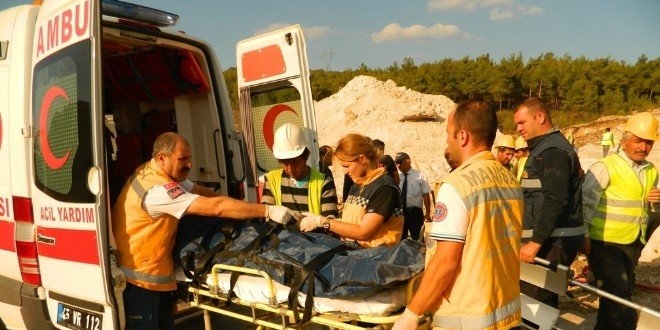 Sinop'ta yol in�aat�nda g���k: 1 �l�