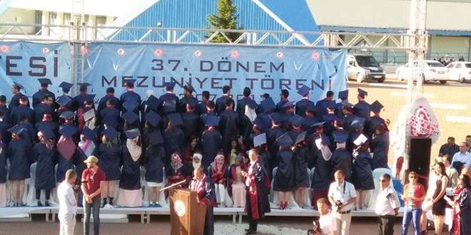 Öğrenciler, Rektörü böyle protesto etti