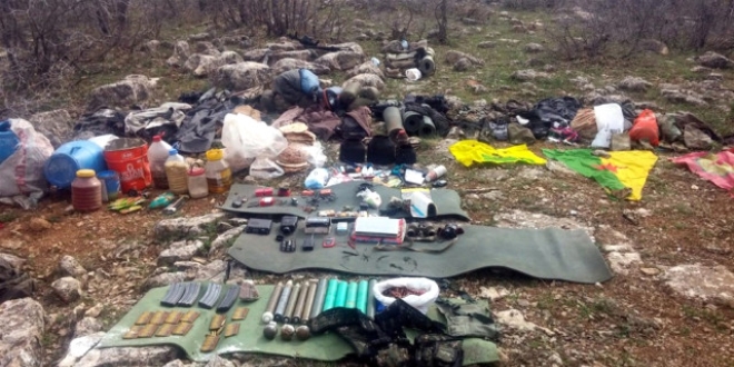 Yazlıca Herekol Dağı'nda PKK'nın 'cephaneliği' bulundu