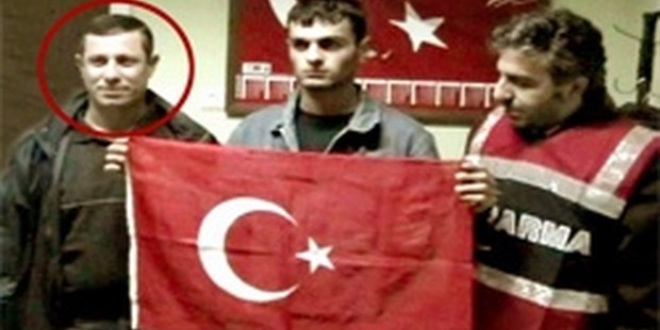 'Bayrak açmaya izin verirseniz herşeyi anlatırım'